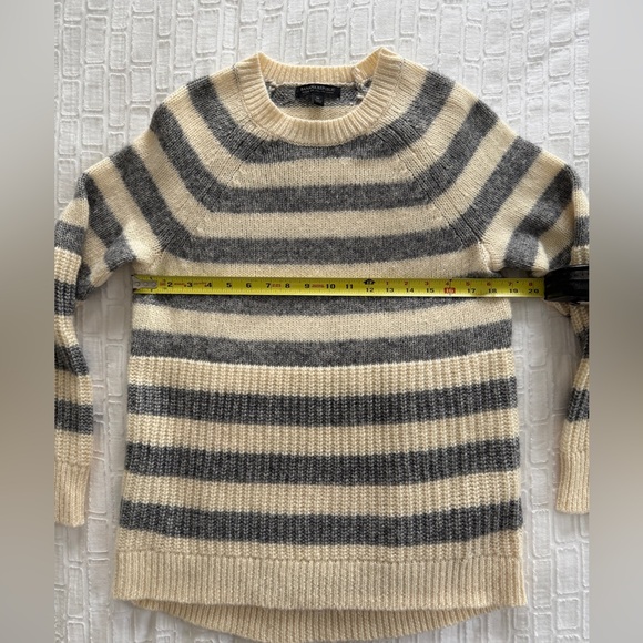 Banana Republic Sweaters - Banana Republic Sweater